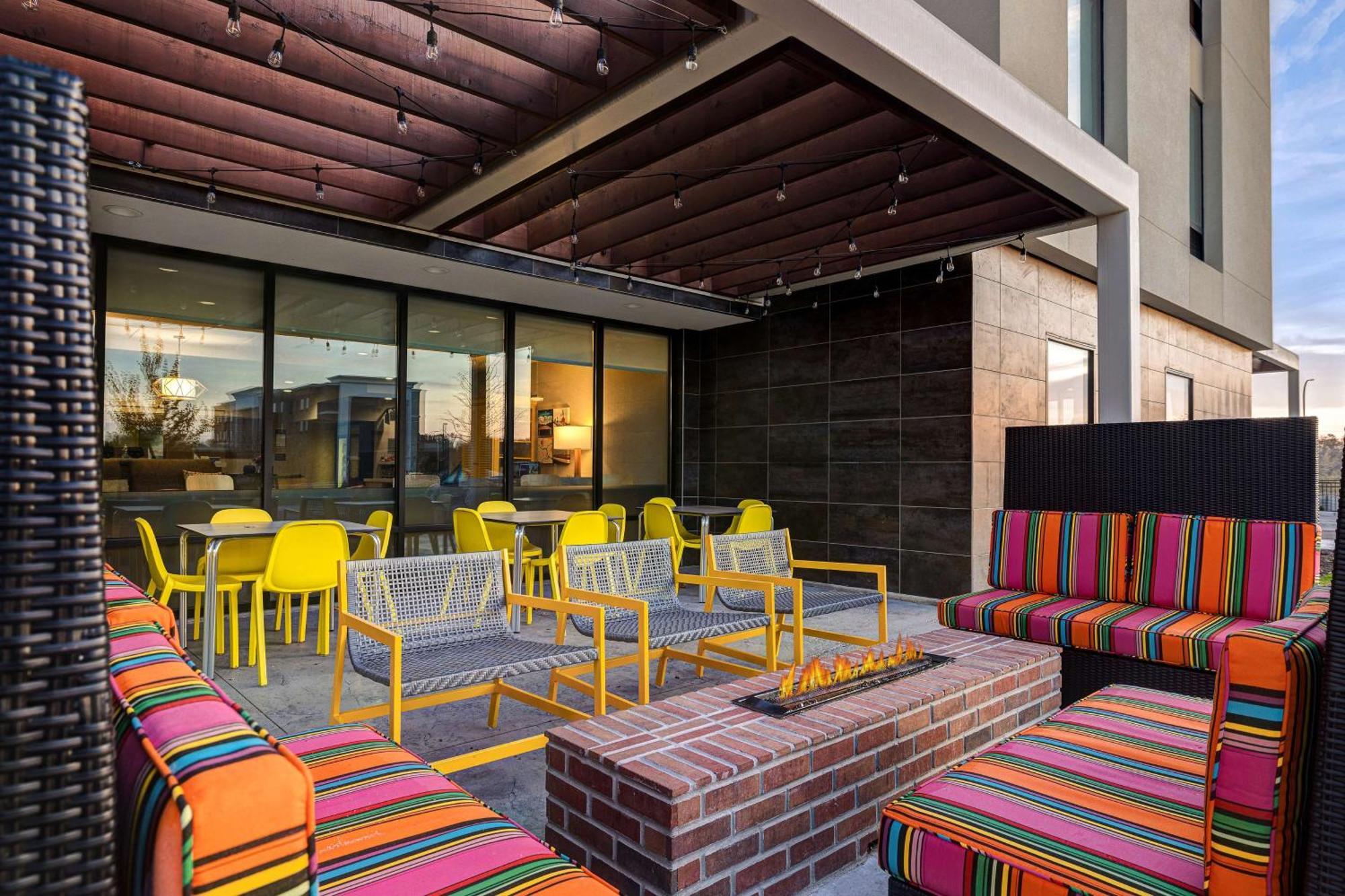 Home2 Suites By Hilton DeKalb Exterior foto
